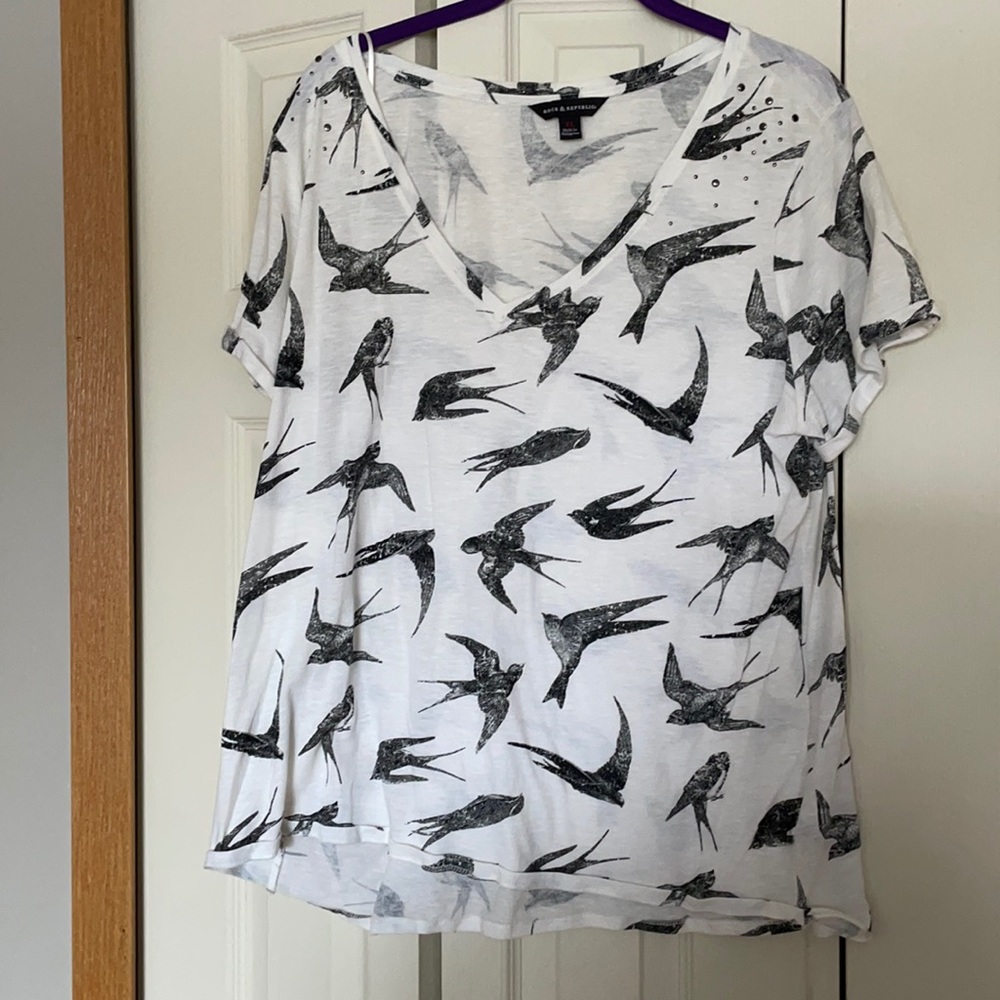 Women’s Rock & Republic Bird Print Tee Size XL